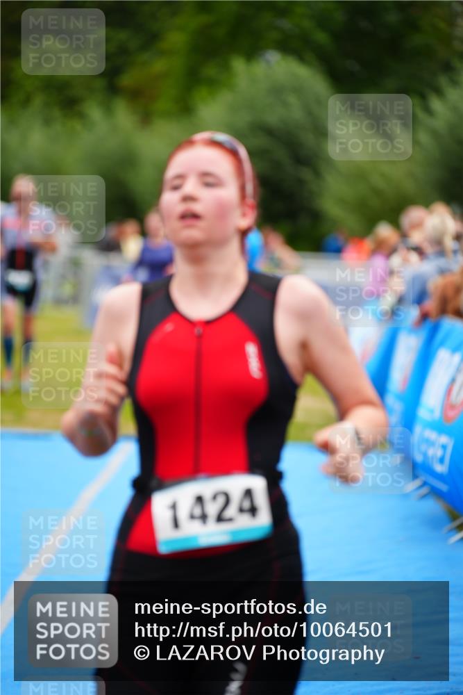 30.08.2026 - Elbe Triathlon Hamburg LAZAROV Photography http://msf.ph/oto/10064501 30.08.2026 12:05:21 Ziel 1358, 1414, 1424, 1460, 1525 meine-sportfotos.de