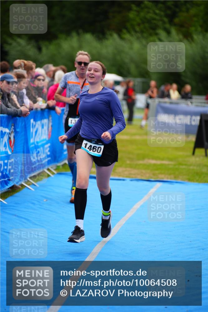 30.08.2026 - Elbe Triathlon Hamburg LAZAROV Photography http://msf.ph/oto/10064508 30.08.2026 12:05:25 Ziel 1358, 1397, 1460, 1529 meine-sportfotos.de