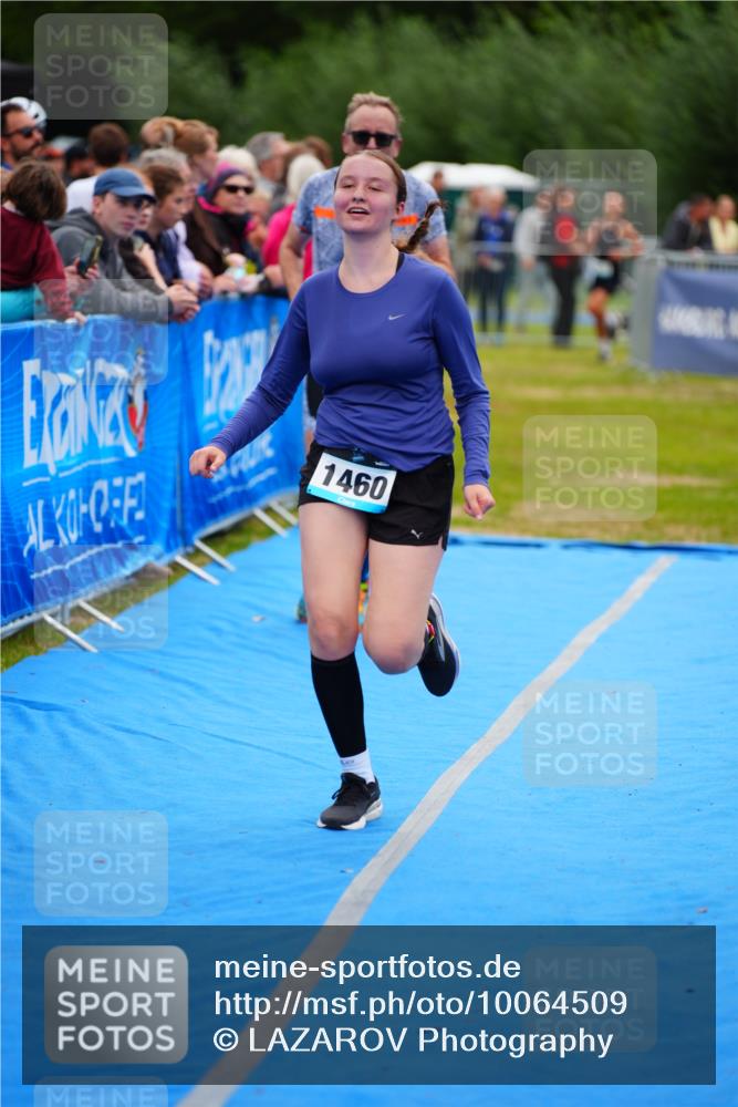 30.08.2026 - Elbe Triathlon Hamburg LAZAROV Photography http://msf.ph/oto/10064509 30.08.2026 12:05:25 Ziel 1358, 1397, 1460, 1529 meine-sportfotos.de