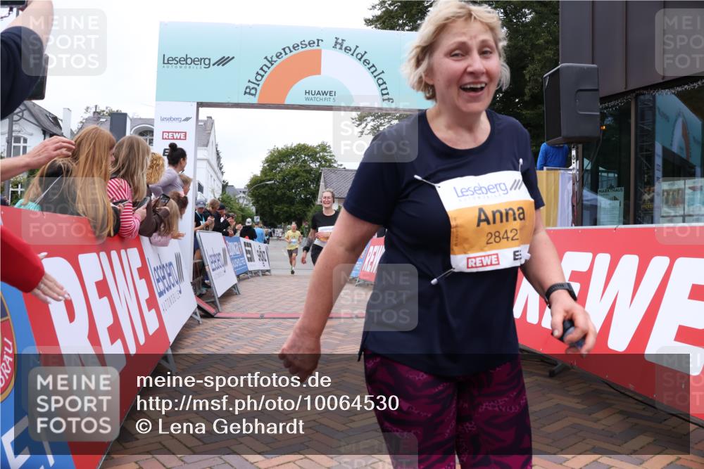 30.08.2026 - Blankeneser Heldenlauf Lena Gebhardt http://msf.ph/oto/10064530 30.08.2026 12:45:34 Ziel 2496, 2842, 4032 meine-sportfotos.de