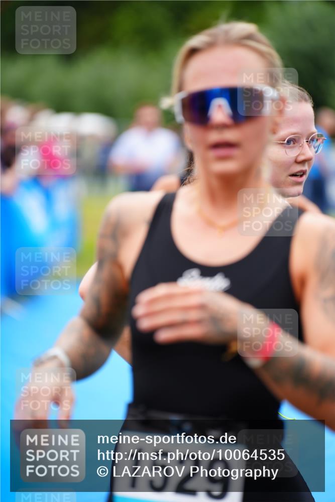 30.08.2026 - Elbe Triathlon Hamburg LAZAROV Photography http://msf.ph/oto/10064535 30.08.2026 12:05:37 Ziel 564, 1475, 1529, 1577 meine-sportfotos.de