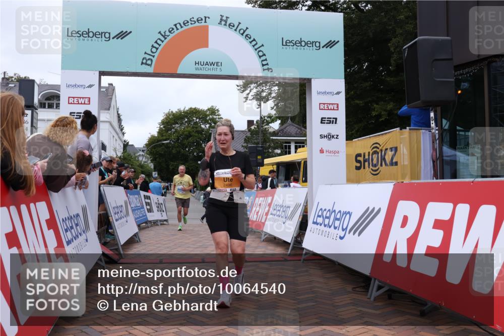 30.08.2026 - Blankeneser Heldenlauf Lena Gebhardt http://msf.ph/oto/10064540 30.08.2026 12:45:36 Ziel 2496, 2842, 4032 meine-sportfotos.de