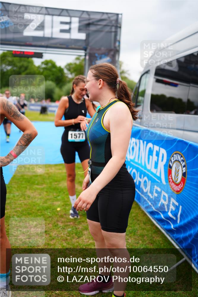 30.08.2026 - Elbe Triathlon Hamburg LAZAROV Photography http://msf.ph/oto/10064550 30.08.2026 12:05:40 Ziel 564, 1475, 1508 meine-sportfotos.de