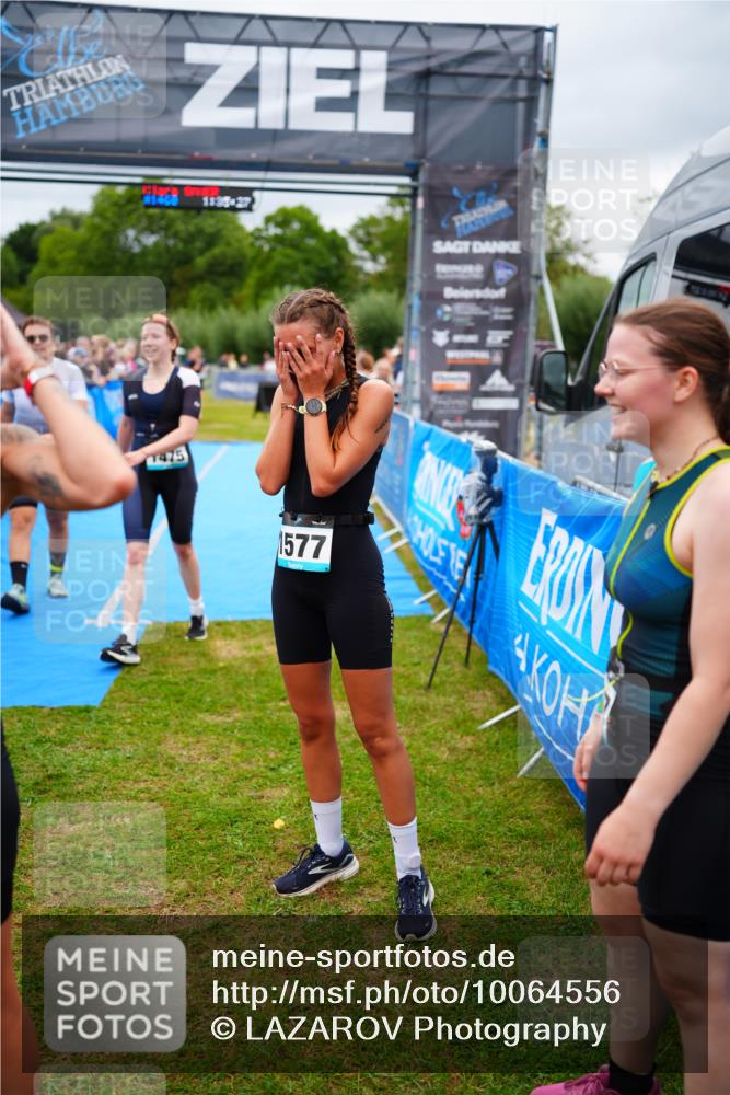 30.08.2026 - Elbe Triathlon Hamburg LAZAROV Photography http://msf.ph/oto/10064556 30.08.2026 12:05:43 Ziel 564, 1475, 1508 meine-sportfotos.de