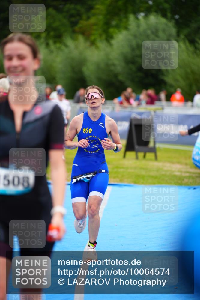 30.08.2026 - Elbe Triathlon Hamburg LAZAROV Photography http://msf.ph/oto/10064574 30.08.2026 12:05:50 Ziel 1396, 1398, 1508 meine-sportfotos.de