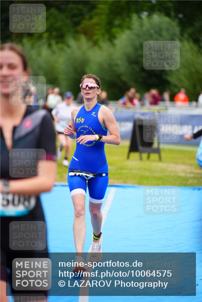 30.08.2026 - Elbe Triathlon Hamburg LAZAROV Photography http://msf.ph/oto/10064575 30.08.2026 12:05:50 Ziel 1396, 1398, 1508 meine-sportfotos.de