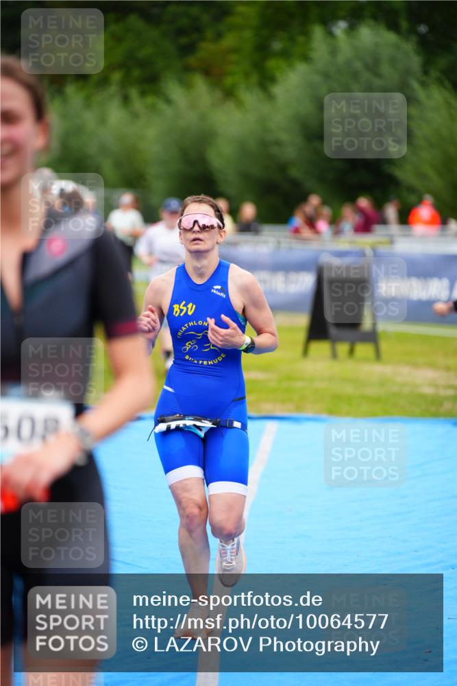 30.08.2026 - Elbe Triathlon Hamburg LAZAROV Photography http://msf.ph/oto/10064577 30.08.2026 12:05:50 Ziel 1396, 1398, 1508 meine-sportfotos.de