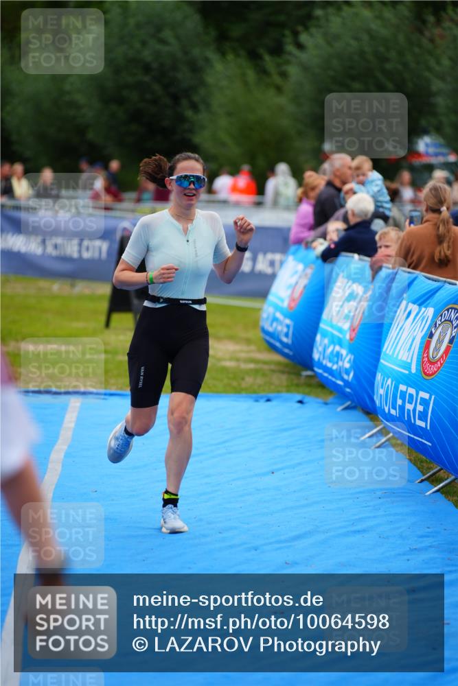30.08.2026 - Elbe Triathlon Hamburg LAZAROV Photography http://msf.ph/oto/10064598 30.08.2026 12:05:57 Ziel 1396, 1398 meine-sportfotos.de