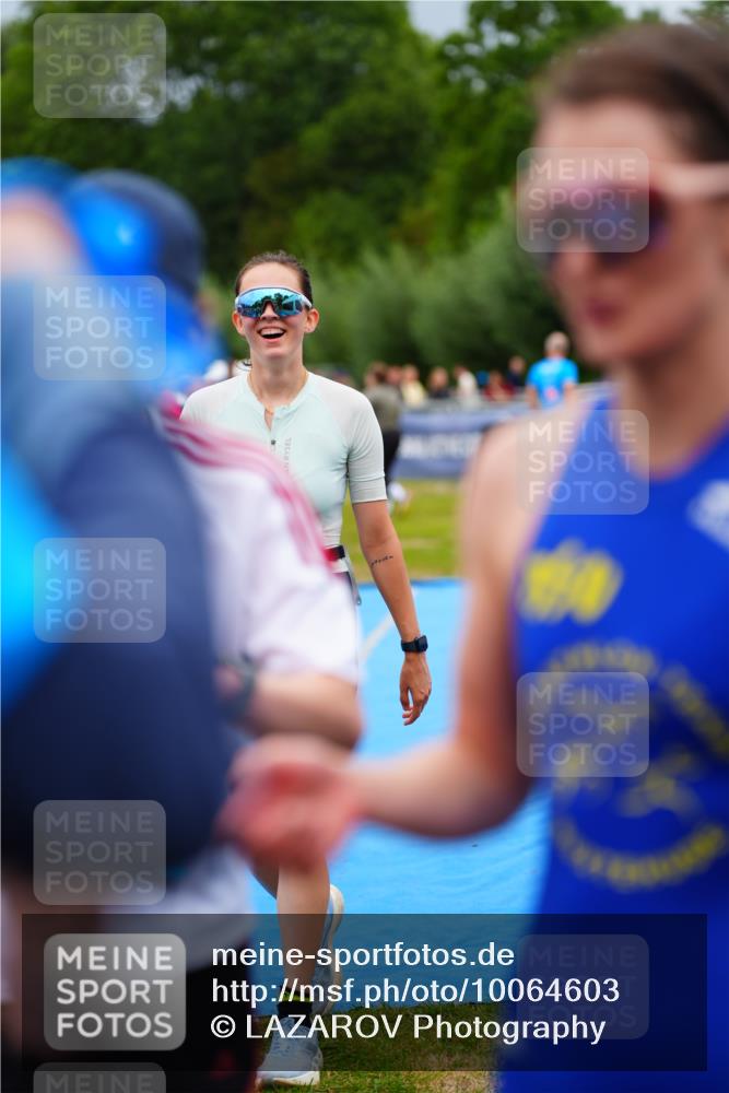 30.08.2026 - Elbe Triathlon Hamburg LAZAROV Photography http://msf.ph/oto/10064603 30.08.2026 12:06:01 Ziel 1398 meine-sportfotos.de