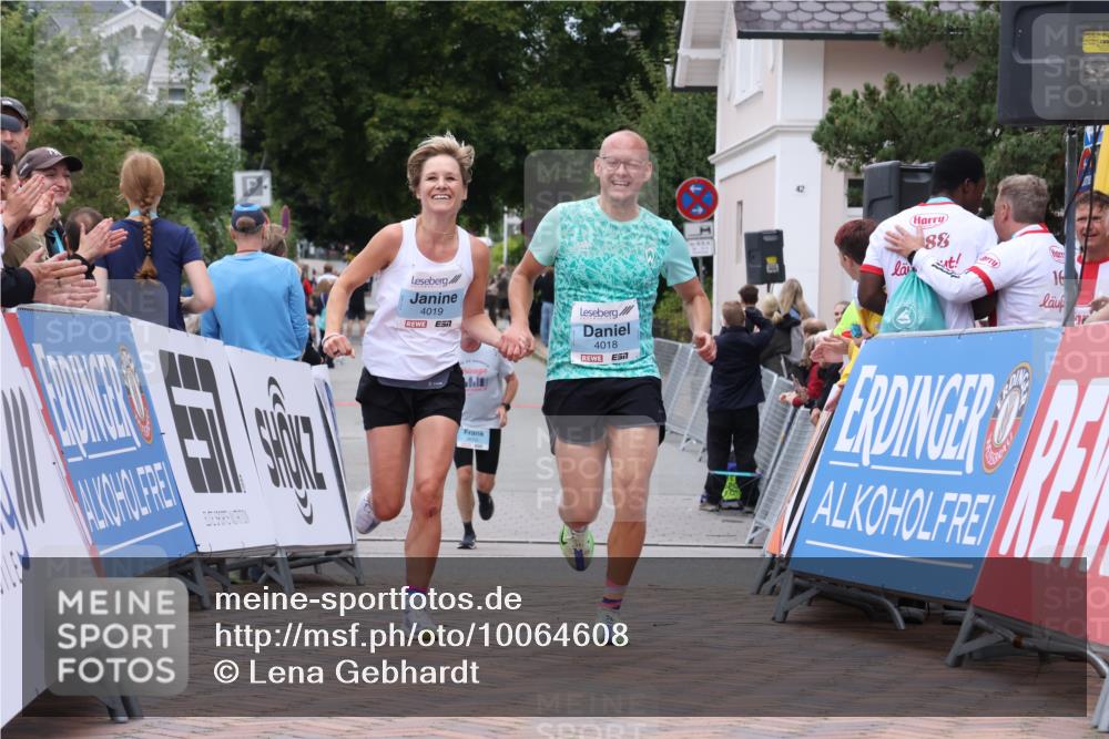 30.08.2026 - Blankeneser Heldenlauf Lena Gebhardt http://msf.ph/oto/10064608 30.08.2026 12:45:55 Ziel 4018, 4019 meine-sportfotos.de