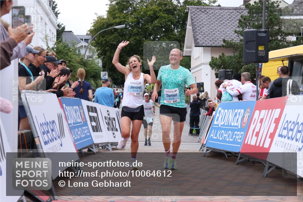 30.08.2026 - Blankeneser Heldenlauf Lena Gebhardt http://msf.ph/oto/10064612 30.08.2026 12:45:56 Ziel 4018, 4019 meine-sportfotos.de