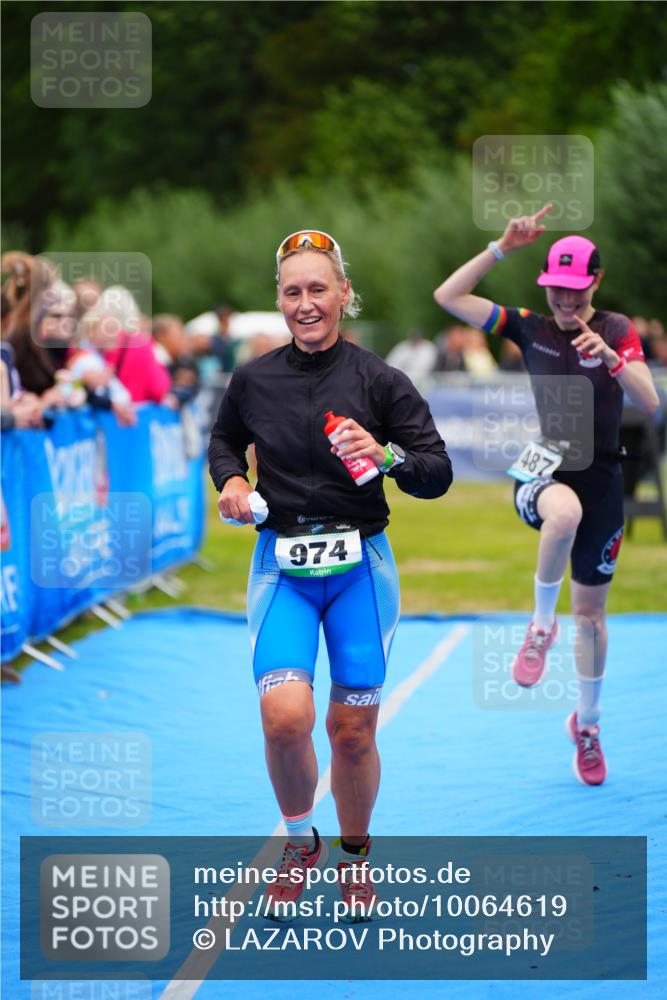 30.08.2026 - Elbe Triathlon Hamburg LAZAROV Photography http://msf.ph/oto/10064619 30.08.2026 12:06:19 Ziel 974, 1402, 1487 meine-sportfotos.de