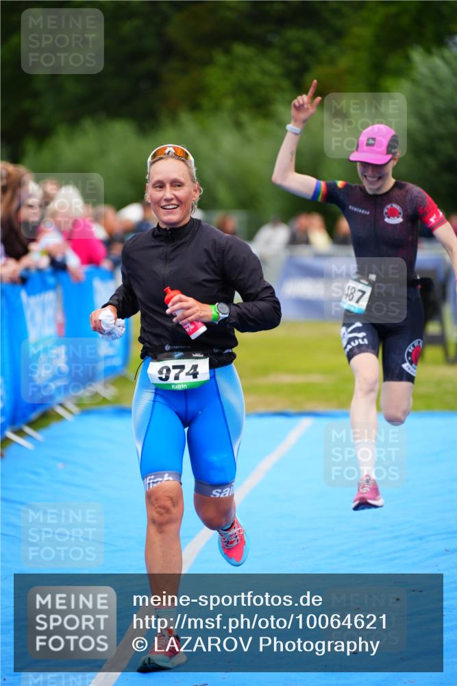 30.08.2026 - Elbe Triathlon Hamburg LAZAROV Photography http://msf.ph/oto/10064621 30.08.2026 12:06:20 Ziel 974, 1402, 1487, 1493 meine-sportfotos.de