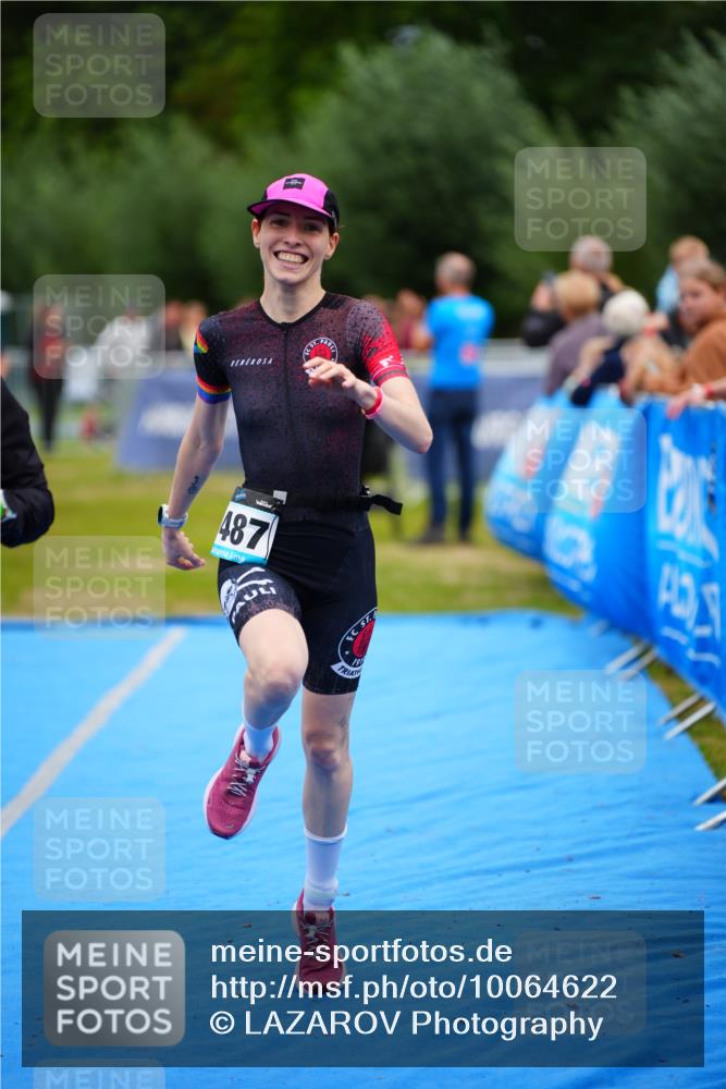 30.08.2026 - Elbe Triathlon Hamburg LAZAROV Photography http://msf.ph/oto/10064622 30.08.2026 12:06:20 Ziel 974, 1402, 1487, 1493 meine-sportfotos.de