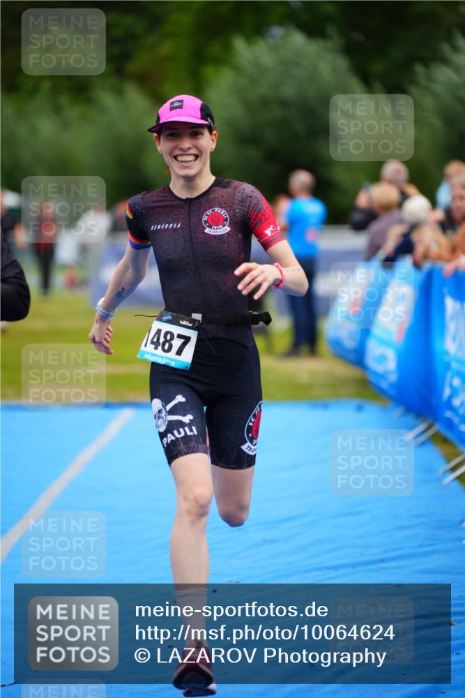 30.08.2026 - Elbe Triathlon Hamburg LAZAROV Photography http://msf.ph/oto/10064624 30.08.2026 12:06:20 Ziel 974, 1402, 1487, 1493 meine-sportfotos.de