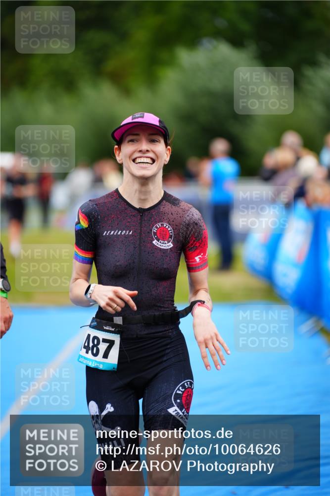30.08.2026 - Elbe Triathlon Hamburg LAZAROV Photography http://msf.ph/oto/10064626 30.08.2026 12:06:21 Ziel 974, 1402, 1487, 1493 meine-sportfotos.de