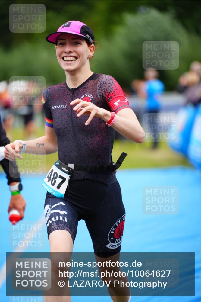30.08.2026 - Elbe Triathlon Hamburg LAZAROV Photography http://msf.ph/oto/10064627 30.08.2026 12:06:21 Ziel 974, 1402, 1487, 1493 meine-sportfotos.de