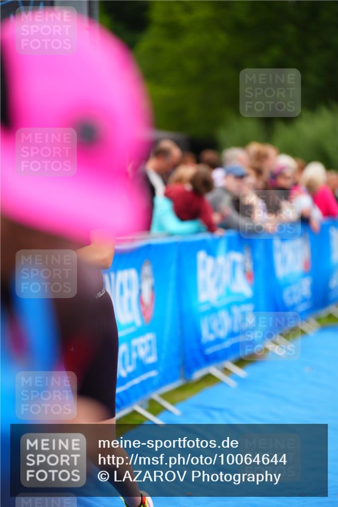 30.08.2026 - Elbe Triathlon Hamburg LAZAROV Photography http://msf.ph/oto/10064644 30.08.2026 12:06:29 Ziel 1402, 1493, 1703 meine-sportfotos.de