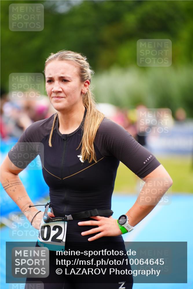30.08.2026 - Elbe Triathlon Hamburg LAZAROV Photography http://msf.ph/oto/10064645 30.08.2026 12:06:32 Ziel 1492, 1493, 1703 meine-sportfotos.de
