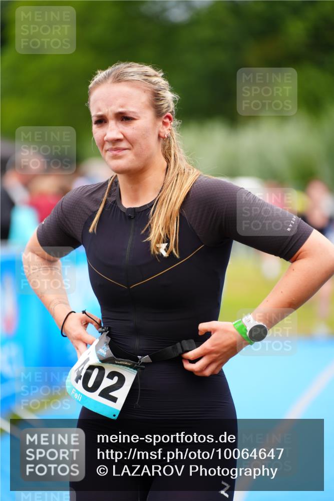30.08.2026 - Elbe Triathlon Hamburg LAZAROV Photography http://msf.ph/oto/10064647 30.08.2026 12:06:32 Ziel 1492, 1493, 1703 meine-sportfotos.de