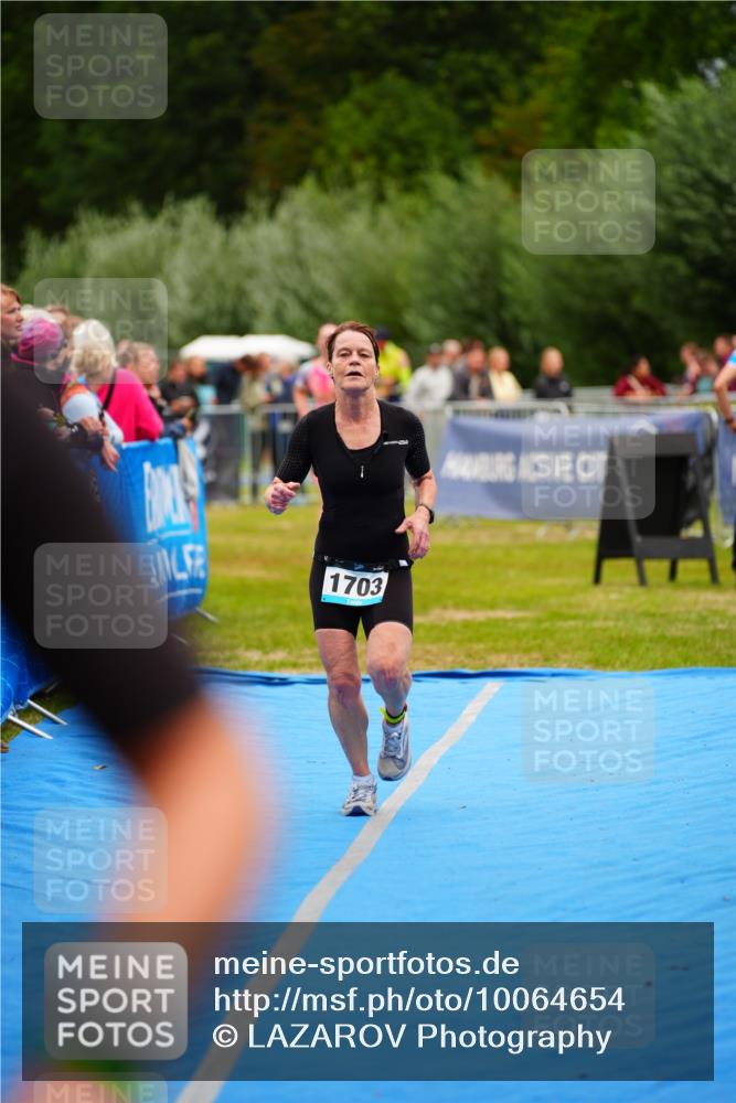 30.08.2026 - Elbe Triathlon Hamburg LAZAROV Photography http://msf.ph/oto/10064654 30.08.2026 12:06:34 Ziel 1492, 1703 meine-sportfotos.de