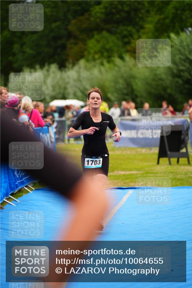 30.08.2026 - Elbe Triathlon Hamburg LAZAROV Photography http://msf.ph/oto/10064655 30.08.2026 12:06:34 Ziel 1492, 1703 meine-sportfotos.de