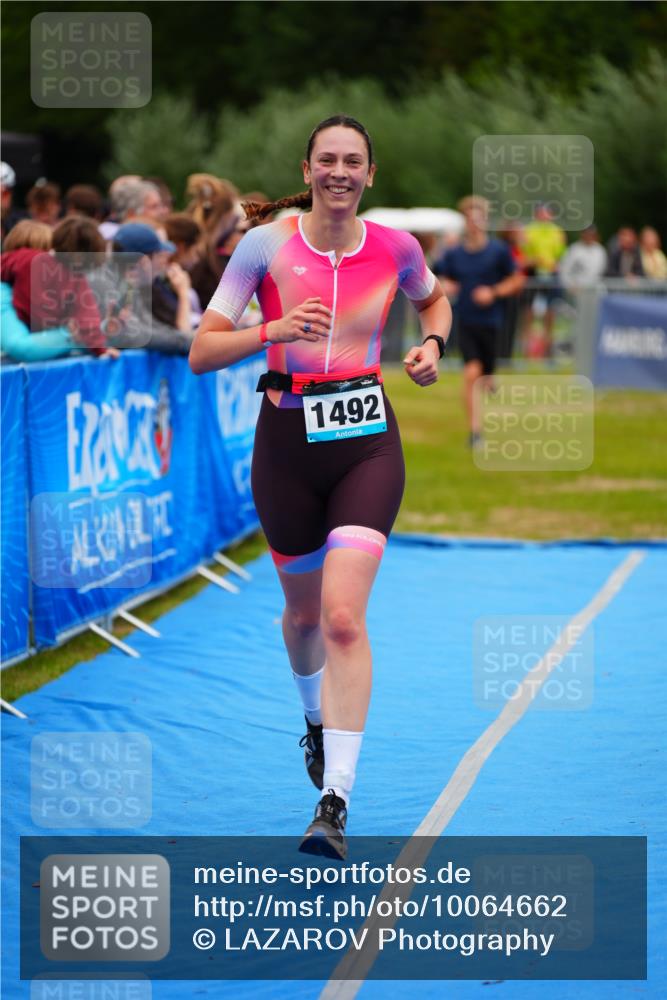 30.08.2026 - Elbe Triathlon Hamburg LAZAROV Photography http://msf.ph/oto/10064662 30.08.2026 12:06:40 Ziel 1448, 1492 meine-sportfotos.de