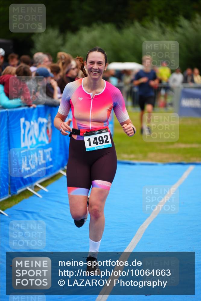 30.08.2026 - Elbe Triathlon Hamburg LAZAROV Photography http://msf.ph/oto/10064663 30.08.2026 12:06:40 Ziel 1448, 1492 meine-sportfotos.de
