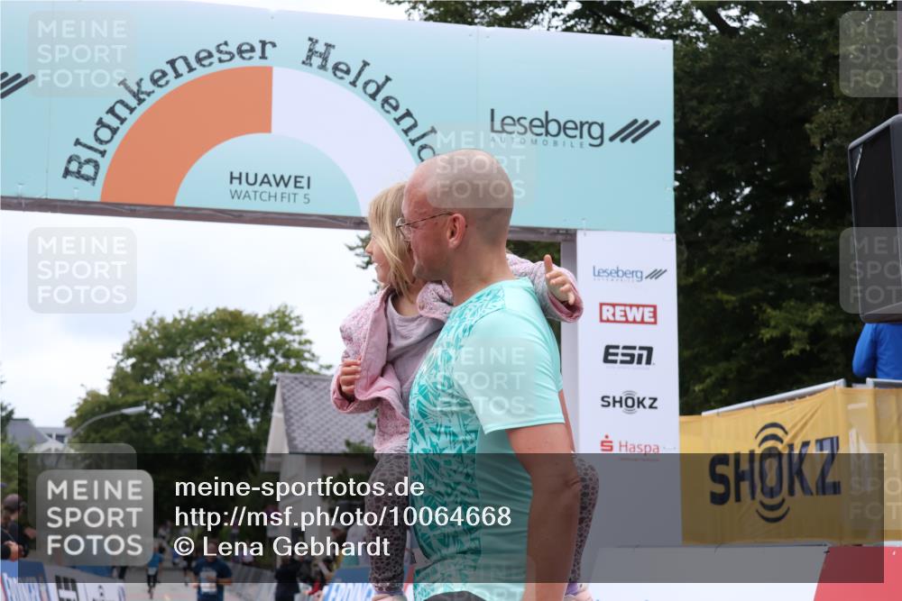 30.08.2026 - Blankeneser Heldenlauf Lena Gebhardt http://msf.ph/oto/10064668 30.08.2026 12:46:10 Ziel 4053 meine-sportfotos.de