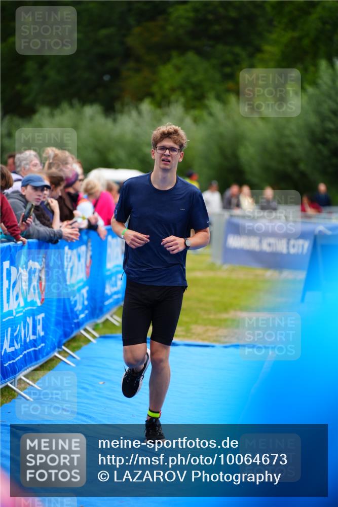 30.08.2026 - Elbe Triathlon Hamburg LAZAROV Photography http://msf.ph/oto/10064673 30.08.2026 12:06:45 Ziel 1448 meine-sportfotos.de