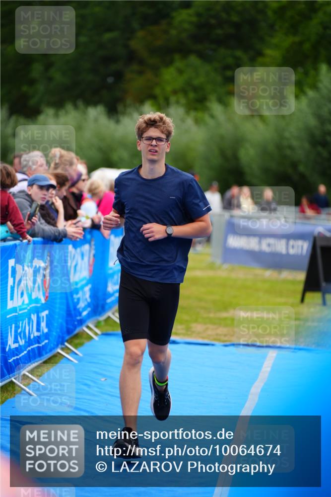 30.08.2026 - Elbe Triathlon Hamburg LAZAROV Photography http://msf.ph/oto/10064674 30.08.2026 12:06:45 Ziel 1448 meine-sportfotos.de