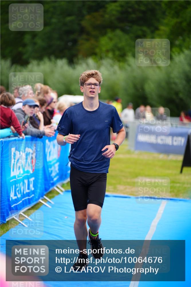 30.08.2026 - Elbe Triathlon Hamburg LAZAROV Photography http://msf.ph/oto/10064676 30.08.2026 12:06:45 Ziel 1448 meine-sportfotos.de