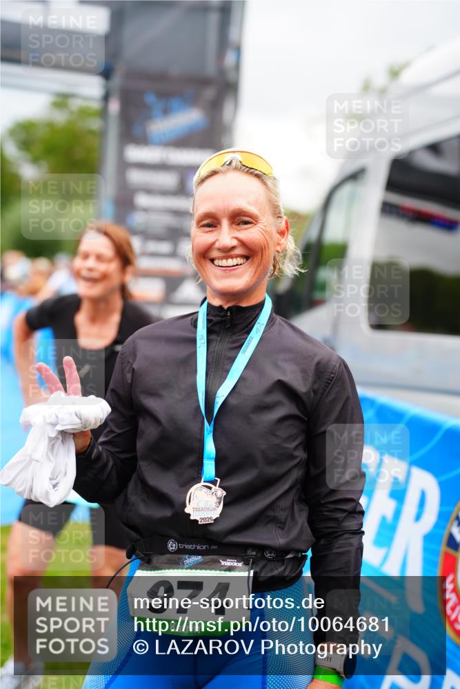 30.08.2026 - Elbe Triathlon Hamburg LAZAROV Photography http://msf.ph/oto/10064681 30.08.2026 12:06:49 Ziel 1448 meine-sportfotos.de
