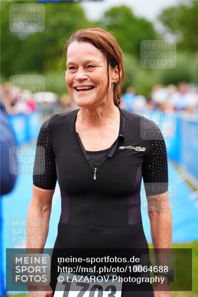 30.08.2026 - Elbe Triathlon Hamburg LAZAROV Photography http://msf.ph/oto/10064688 30.08.2026 12:06:54 Ziel 896 meine-sportfotos.de