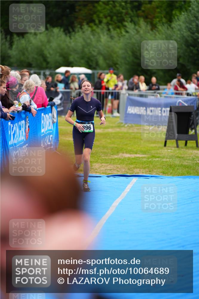 30.08.2026 - Elbe Triathlon Hamburg LAZAROV Photography http://msf.ph/oto/10064689 30.08.2026 12:06:56 Ziel 896 meine-sportfotos.de