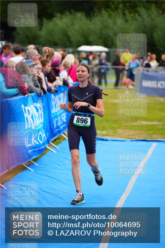 30.08.2026 - Elbe Triathlon Hamburg LAZAROV Photography http://msf.ph/oto/10064695 30.08.2026 12:06:58 Ziel 896, 1513, 1610 meine-sportfotos.de