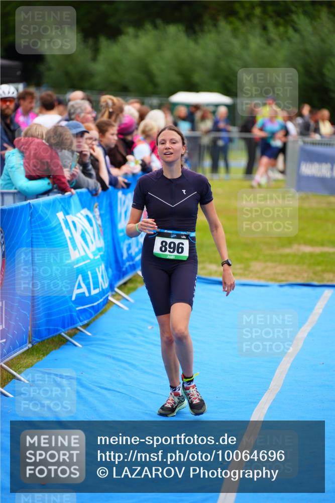 30.08.2026 - Elbe Triathlon Hamburg LAZAROV Photography http://msf.ph/oto/10064696 30.08.2026 12:06:58 Ziel 896, 1513, 1610 meine-sportfotos.de