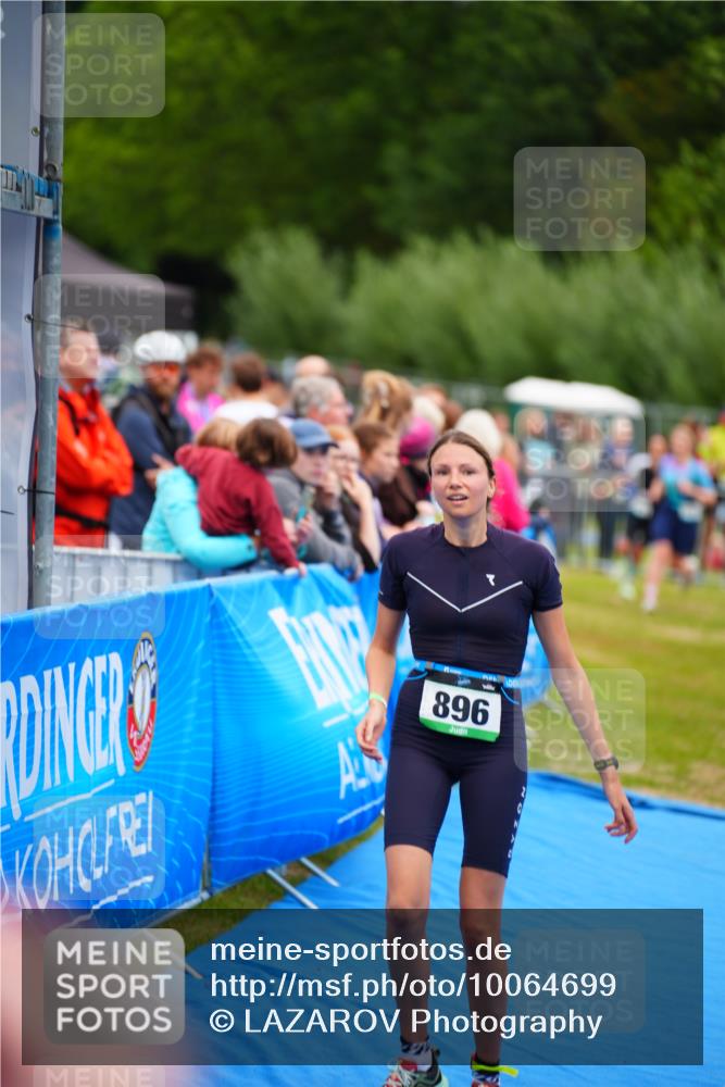 30.08.2026 - Elbe Triathlon Hamburg LAZAROV Photography http://msf.ph/oto/10064699 30.08.2026 12:06:59 Ziel 896, 1513, 1610 meine-sportfotos.de