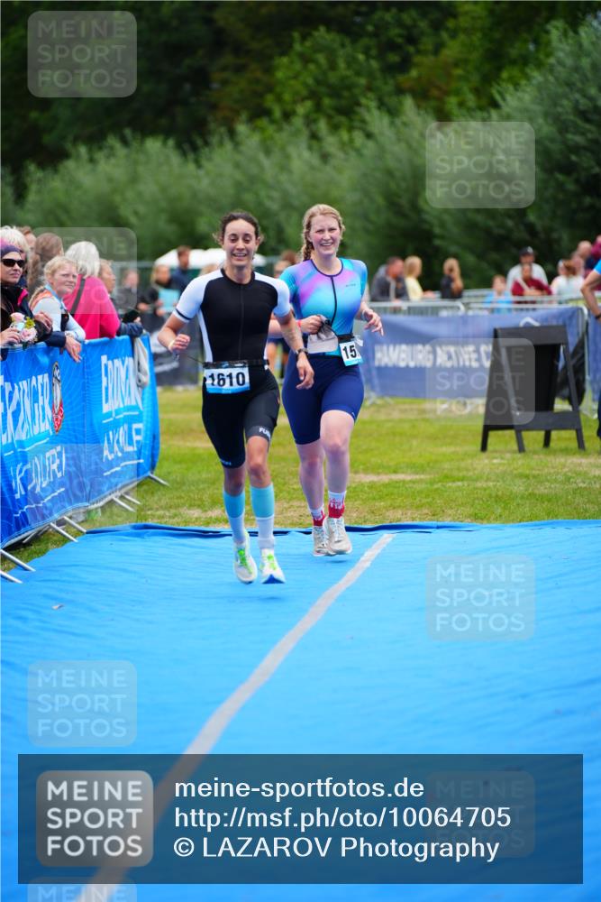 30.08.2026 - Elbe Triathlon Hamburg LAZAROV Photography http://msf.ph/oto/10064705 30.08.2026 12:07:04 Ziel 1513, 1550, 1610 meine-sportfotos.de