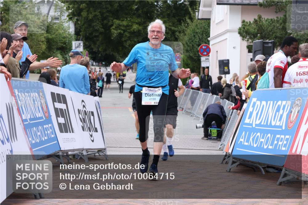 30.08.2026 - Blankeneser Heldenlauf Lena Gebhardt http://msf.ph/oto/10064715 30.08.2026 12:46:23 Ziel 4090, 4136, 4198 meine-sportfotos.de
