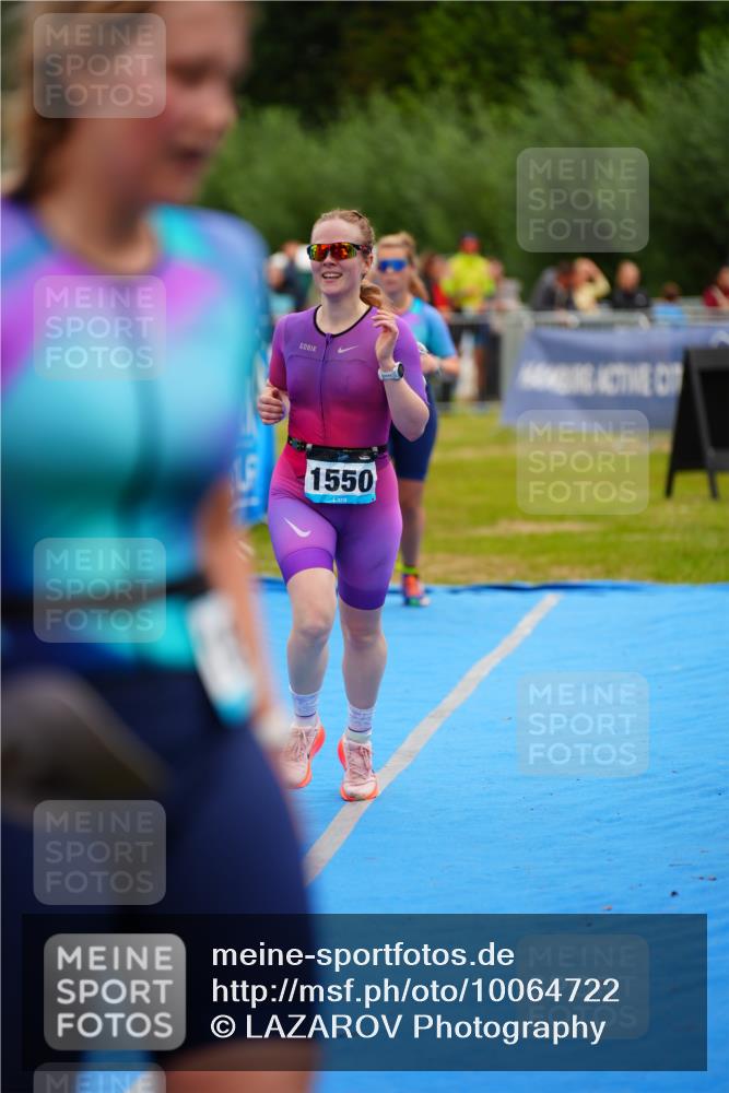 30.08.2026 - Elbe Triathlon Hamburg LAZAROV Photography http://msf.ph/oto/10064722 30.08.2026 12:07:11 Ziel 947, 1550 meine-sportfotos.de