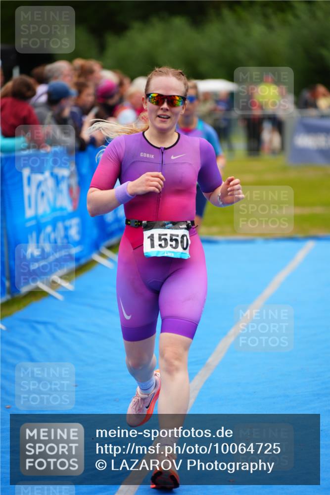 30.08.2026 - Elbe Triathlon Hamburg LAZAROV Photography http://msf.ph/oto/10064725 30.08.2026 12:07:12 Ziel 947, 1550 meine-sportfotos.de