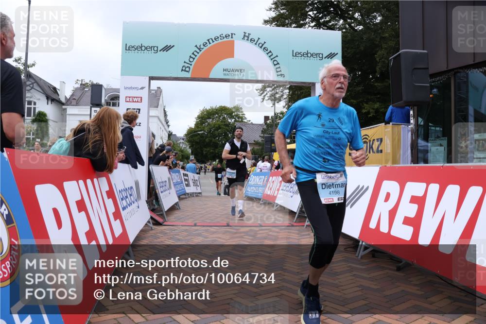 30.08.2026 - Blankeneser Heldenlauf Lena Gebhardt http://msf.ph/oto/10064734 30.08.2026 12:46:27 Ziel 4090, 4198 meine-sportfotos.de