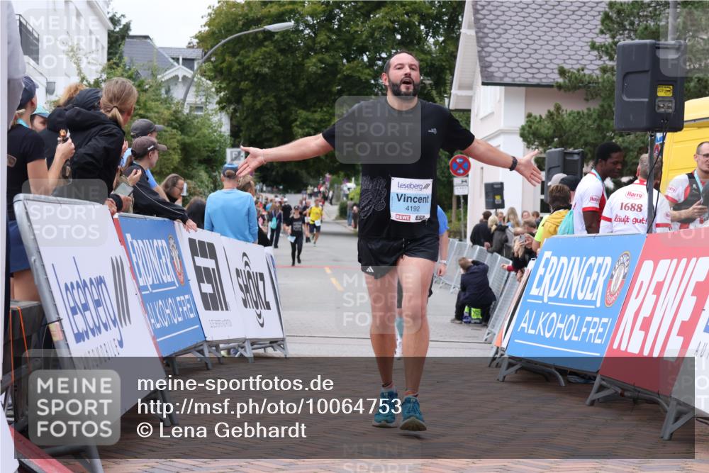 30.08.2026 - Blankeneser Heldenlauf Lena Gebhardt http://msf.ph/oto/10064753 30.08.2026 12:46:32 Ziel 4057, 4090, 4192, 4198 meine-sportfotos.de