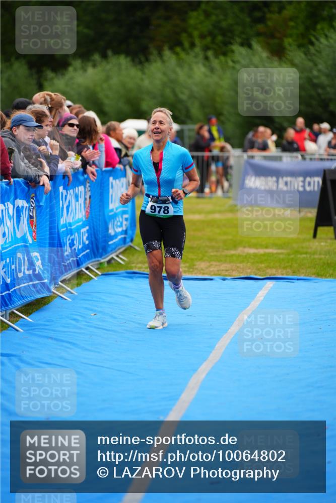 30.08.2026 - Elbe Triathlon Hamburg LAZAROV Photography http://msf.ph/oto/10064802 30.08.2026 12:07:50 Ziel 978, 1095 meine-sportfotos.de