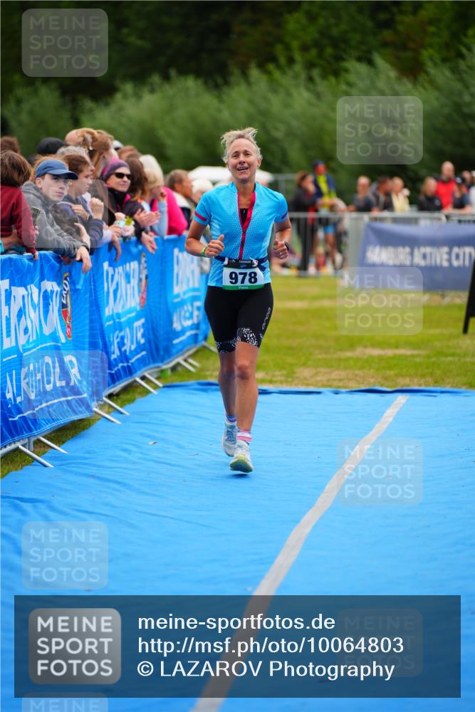 30.08.2026 - Elbe Triathlon Hamburg LAZAROV Photography http://msf.ph/oto/10064803 30.08.2026 12:07:50 Ziel 978, 1095 meine-sportfotos.de