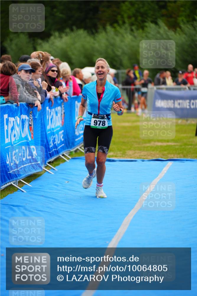30.08.2026 - Elbe Triathlon Hamburg LAZAROV Photography http://msf.ph/oto/10064805 30.08.2026 12:07:50 Ziel 978, 1095 meine-sportfotos.de