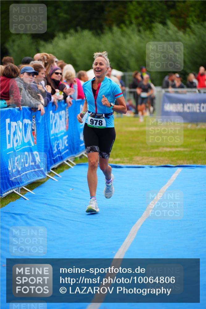 30.08.2026 - Elbe Triathlon Hamburg LAZAROV Photography http://msf.ph/oto/10064806 30.08.2026 12:07:51 Ziel 978, 1095 meine-sportfotos.de
