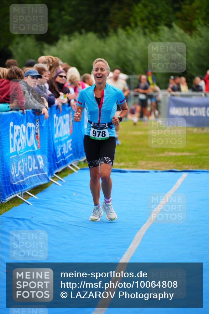 30.08.2026 - Elbe Triathlon Hamburg LAZAROV Photography http://msf.ph/oto/10064808 30.08.2026 12:07:51 Ziel 978, 1095 meine-sportfotos.de