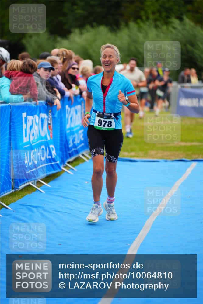 30.08.2026 - Elbe Triathlon Hamburg LAZAROV Photography http://msf.ph/oto/10064810 30.08.2026 12:07:51 Ziel 978, 1095 meine-sportfotos.de